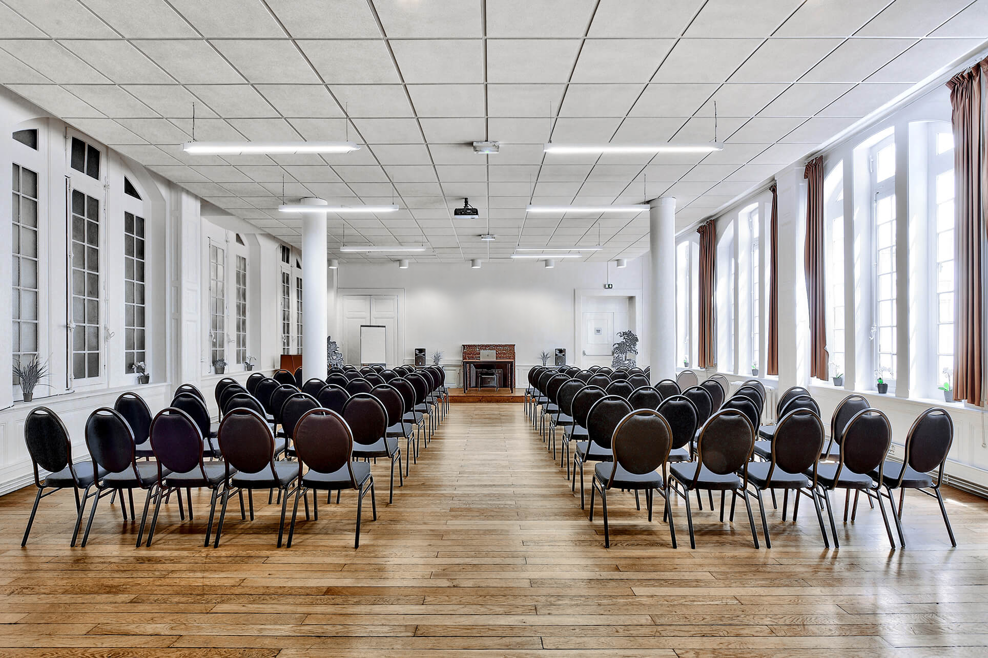 SALLE CONFERENCE Location d’espaces à l’Escale Lyonnaise à Lyon pour séminaire, réunion, formation, événementiel, conférence associations et professionnel.
