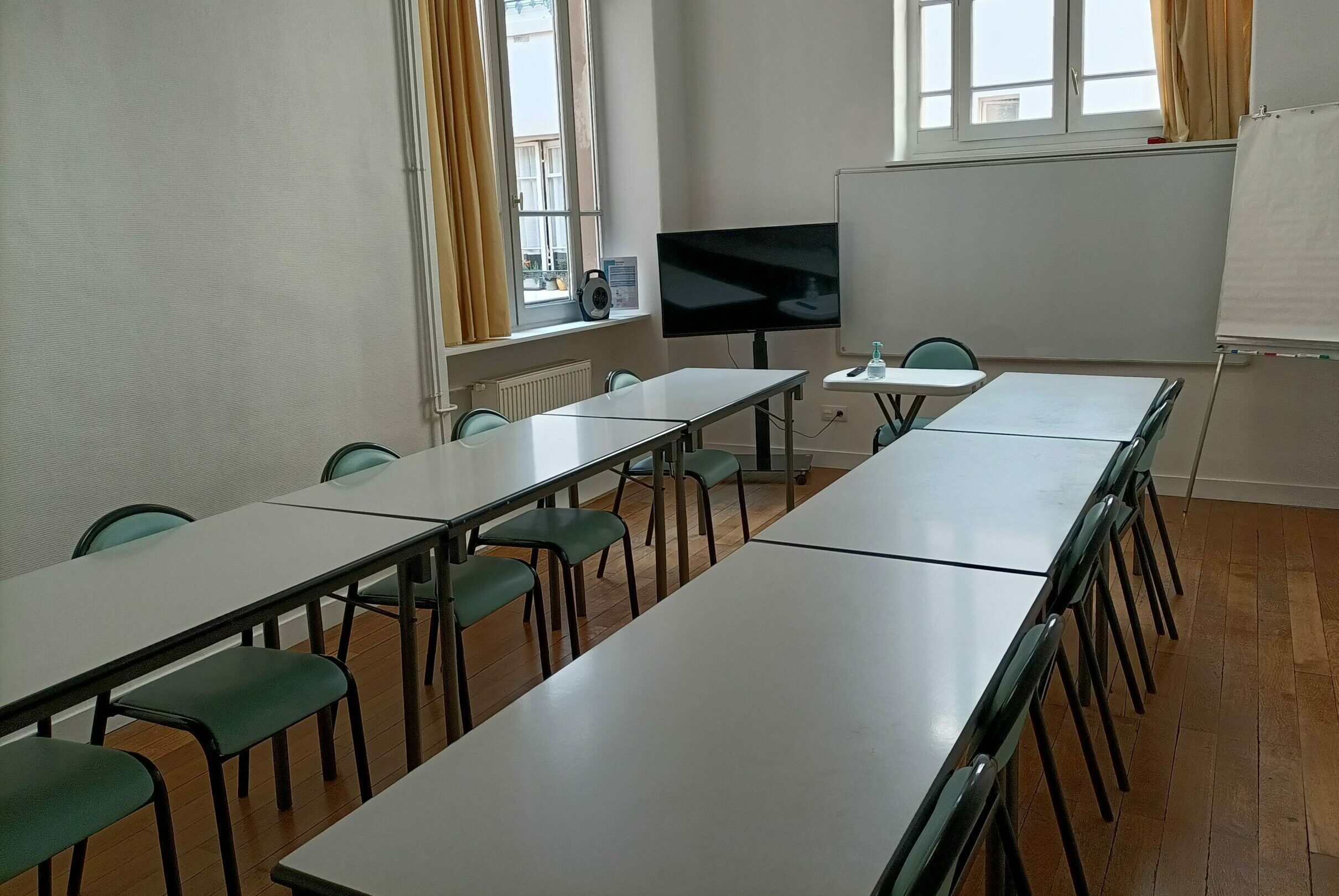 SALLE SEZE Location d’espaces à l’Escale Lyonnaise à Lyon pour séminaire, réunion, formation, événementiel, conférence associations et professionnel.